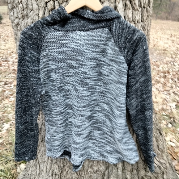 ⬇️ Price Drop! ⬇️Keren Hart Jersey Knit Hoodie in size L - Picture 2 of 3